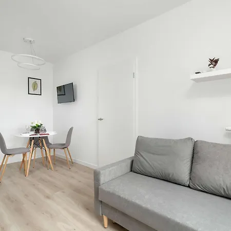 Nowoczesny Dla 2 Doroslych I 2 Dzieci Parking By Renters Apartman Poznań
