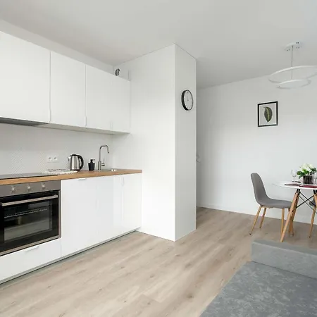 Nowoczesny Dla 2 Doroslych I 2 Dzieci Parking By Renters Apartman Poznań